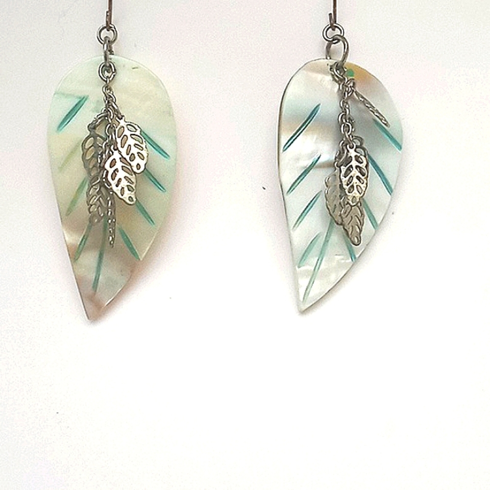 Shell & Feather Dangle Earrings - Picture 6 of 6